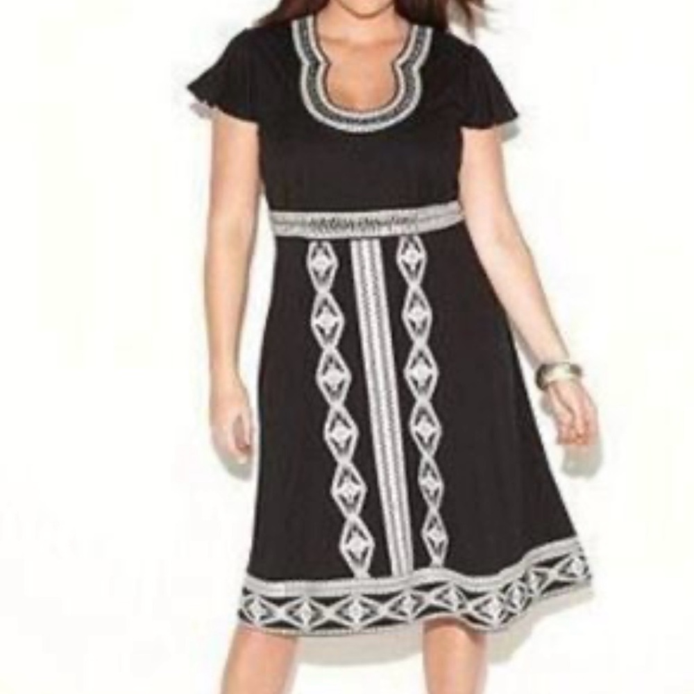 INC Dress Black White S Small Embroidered Stretch Sheath Washable Short Sleeve
